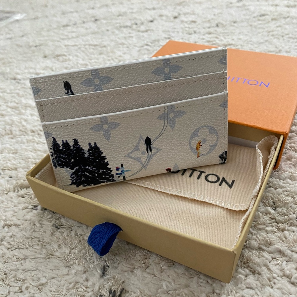 Louis Vuitton White Ski Card Holder - Picture 3 of 3